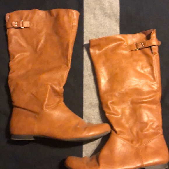 Caramel colored boots, size 8 - Picture 1 of 3